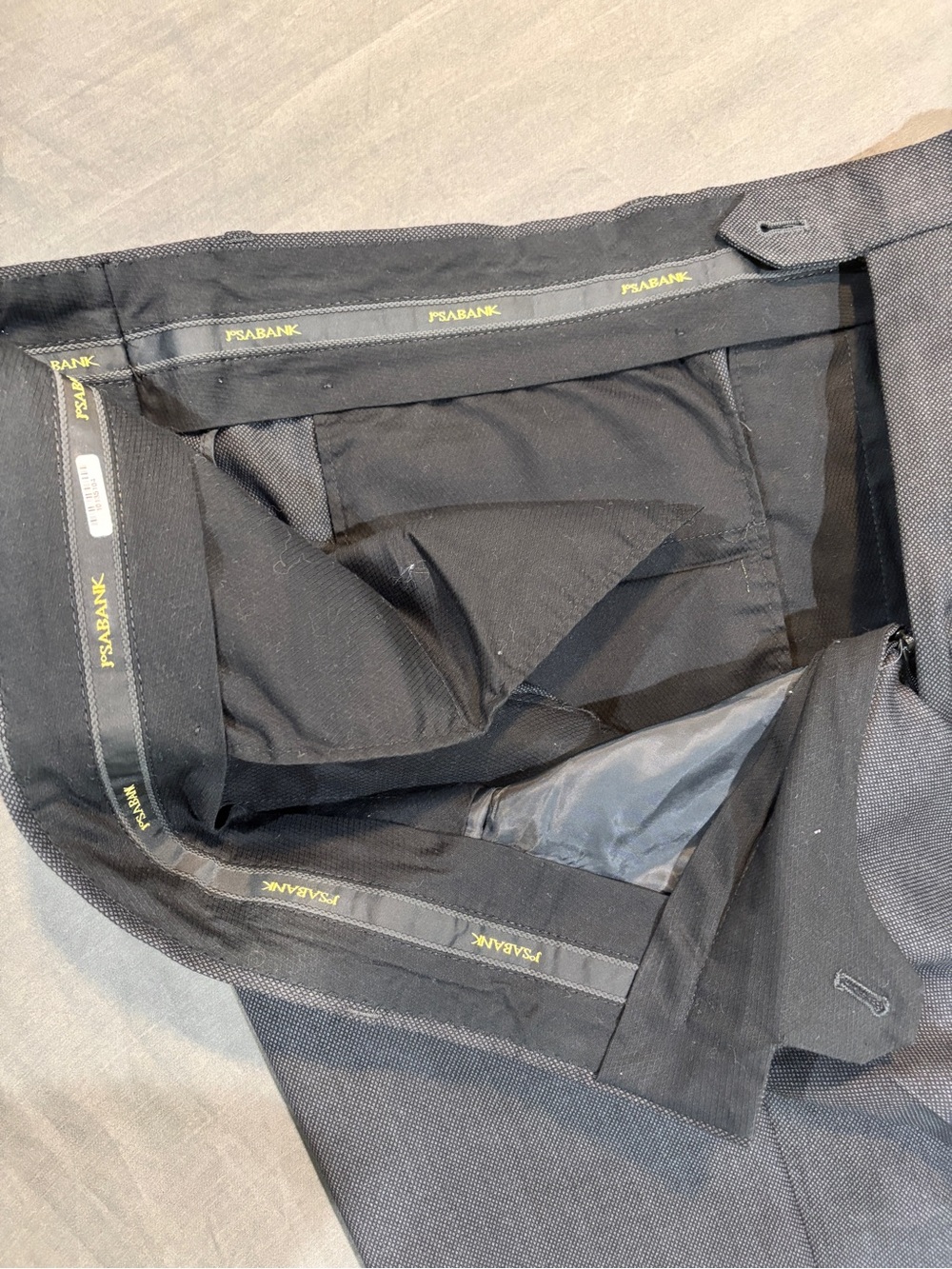 Jos. A. Bank Men's 42R Charcoal Gray Suit - Picture 12 of 14